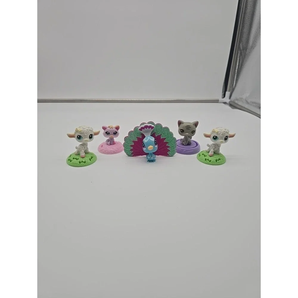 Lot of 4 Hasbro Littlest Pet Shop McDonalds Toys and‎ 1 LPS Peacock Bird